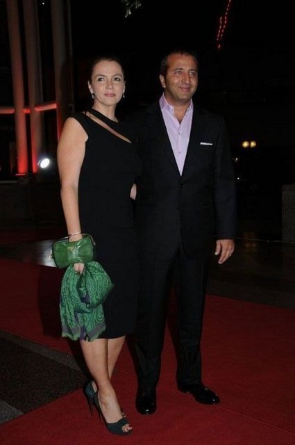 ERKUT SOYAK VE BOŞANDIĞI EŞİ ASLI HANIM
