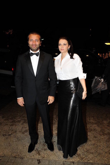 ERKUT SOYAK VE BOŞANDIĞI EŞİ ASLI HANIM