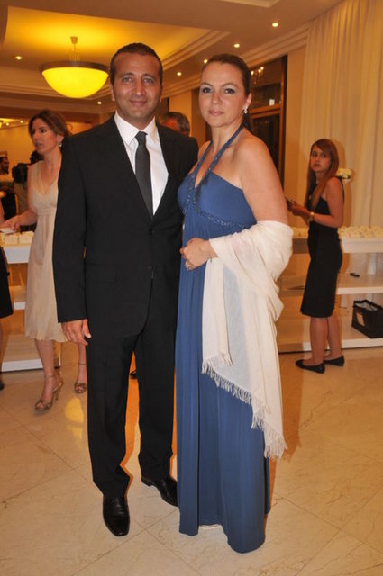 ERKUT SOYAK VE BOŞANDIĞI EŞİ ASLI HANIM