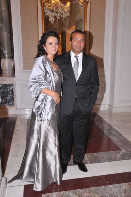 ERKUT SOYAK VE BOŞANDIĞI EŞİ ASLI HANIM