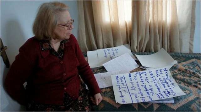 Yaşar isimli 30'lu yaşlardaki yeni ev sahibi ve Agapi arasında paylaşılamayan ev hem geçmişini arayan bir kadını hem de geleceğini kurtarmak isteyen bu adamı ortak noktada buluşturuyor.