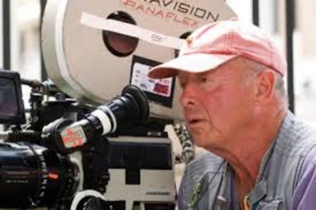 Hayata gözlerini yummadan birkaç ay önce Top Gun filminin ikincisinin çekileceğiyle ilgili önemli ipuçları veren Scott, akıllarda birçok soru işareti bıraktı. -