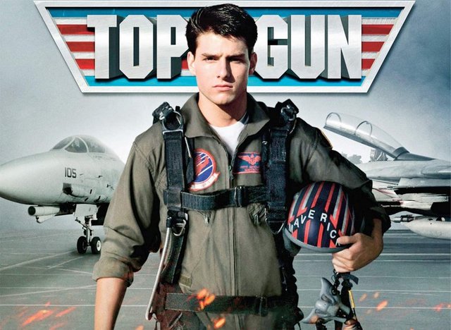 Top Gun (1986)  - Maverick lakaplı Pete Mitchell karakteriyle, Tom Cruise'un başrolünde oynadığı 80'lerin klasik filmlerinden Top Gun'ın vizyona girdiği yıl, eminim hava harp okulları ve akademilerinin başvuruda patlama yaşadığı yıldır. Üzerinden 27 sene geçmesine rağmen halen heyecanla izlenilebilen bu film, nefis it dalaşı sahneleri içeriyor. Yönetmen Tony Scott'ın çektiği Top Gun'ın müzikleri de oldukça başarılı. Filmin ikincisini merakla bekliyoruz. - IMDB Notu: 6.7 / 10
