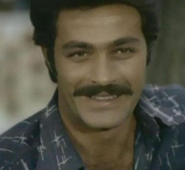 Kadir İnanır, Türk sinemasının en güzel gülen aktörlerinden biri.