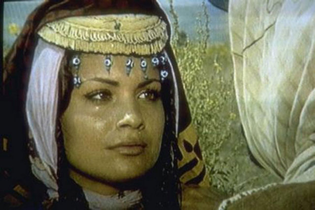 'Salako', 'Hanzo', 'Salak Milyoner', 'Şaşkın Damat' ve 'Banker Bilo' gibi gişe rekorları kıran filmlerde başrol oynayan Meral Zeren... -  -