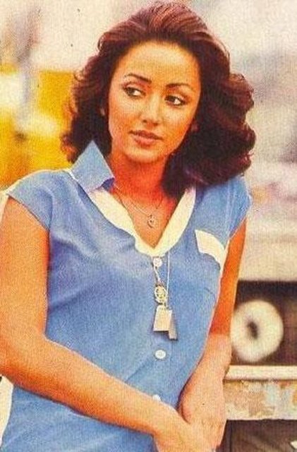 1976 yılında Türkiye Güzeli seçilince de kariyerinin yönü belirlendi. - 1976'da sinemaya başlayan Aydoğan 1980'li yıllarda sahnelerde de boy gösterdi.  -