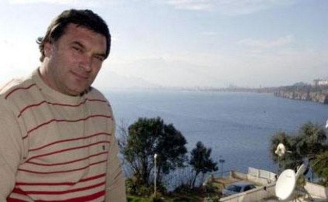 Fahriye Abla başta olmak üzere bir çok filmde ve dizide oynayan Tarcan, biraz erken bir yaşta gösteri dünyasından elini eteğini çekti.  Tarcan bugün eskisine oranla biraz daha farklı bir görüntüye sahip. Ama hala bir kuşağın hafızalarında yer eden en yakışıklılardan biri.