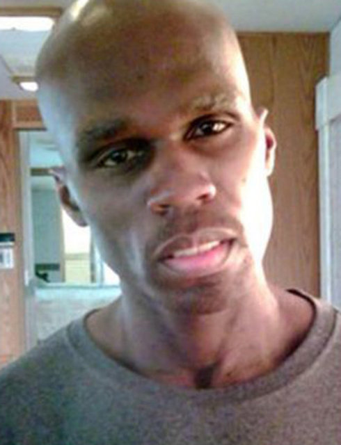 Kanser olan bir futbolcuyu canlandırdığı film için, her gün 3 saat koşarak 97 kilodan 72 kiloya düştü.