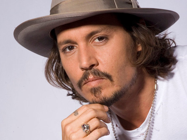 Johnny Depp 'Bin bir surat' lakabını hakeden bir aktör...