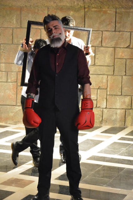 HABERTÜRK MAGAZİNBurak Kut, 27 Mayıs'ta vizyona girecek olan 'Nasıl Yani' filmindeki imajıyla hayranlarını şaşırtacak.