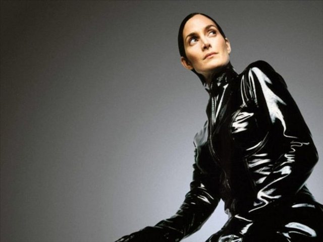 Carrie-Anne Moss, "Matrix" filminde.