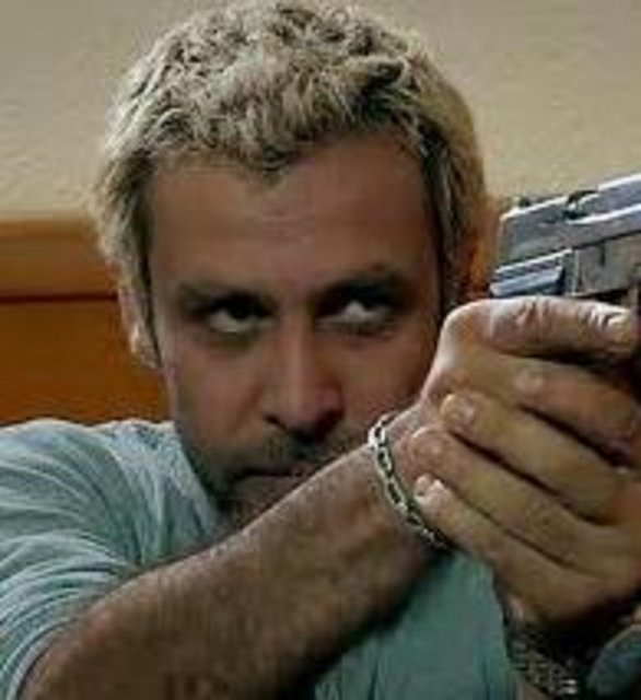 Behzat Ç'de sarı saçlarıyla kamera karşısına geçmişti.