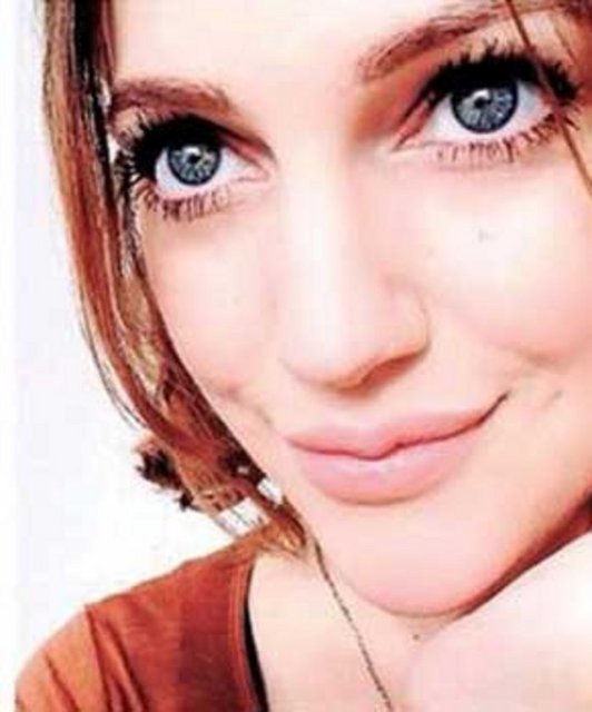 Önümüzdeki günlerde ilk bebeğini kucağına alacak olan Meryem Uzerli hayranlarına jest yaptı.