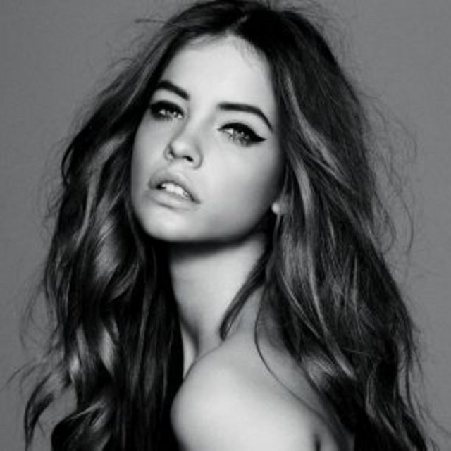 Meva, bu yıl liseye başlıyor ve oyuncu olmak istiyor. -