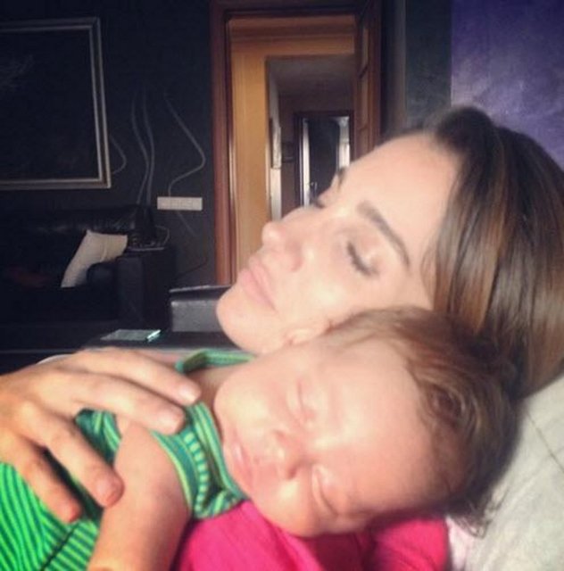 ROJDA DEMİRER - Biz güzellik uykusundayız -  -