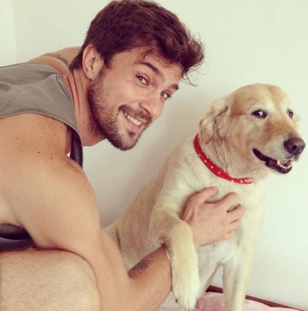 LARISSA GACEMER - Mememe dokunma.. -