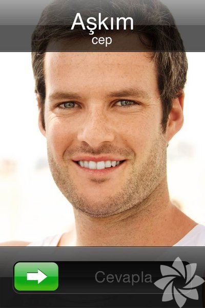 Evet işte aşkınız sizi arıyor. Şimdi masadan arazi olabilirsiniz. 