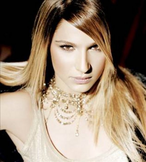 FİRDEVS GÜNEŞ - Albüm çıkardı ama istediği çıkışı bir türlü gerçekleştiremedi. O da yarışmadan sonra kısa sürede unutuldu.