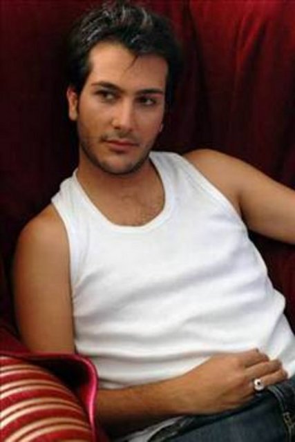 ABİDİN ÖZŞAHİN - Türkiye'nin' Popstar yarışması' kavramıyla tanıştığı ilk serinin yıldızıydı Abidin Özşahin... Tarkan'a benzerliğiyle kısa sürede şöhret oldu... -  -