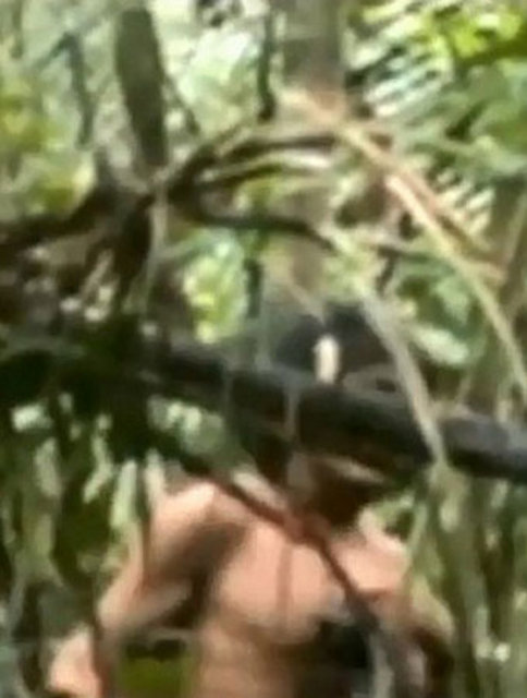 Mato Grosso eyaletindeki balta girmemiş ormanlarda yaşayan kabile, ilk olarak ağaç kesiciler tarafından 15 yıl önce tespit edilmişti. -