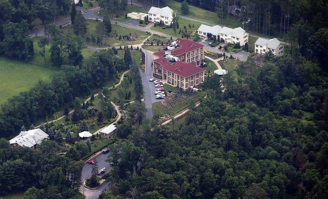 Gülen'e ait Altın Nesil İbadet ve Dinlenme Merkezi'nin de bulunduğu ev Pennsylvania eyaletinin Saylorsburg kentinde bulunuyor.