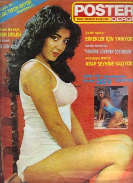 Bülent Ersoy'un yasaklı günlerinde onu esktralara götürerek destek verdi.