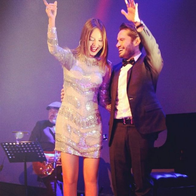 Mutluluğumu paylaşan herkese sonsuz teşekkür ediyorum :)" yazarak çıkan haberi doğrulamıştı.