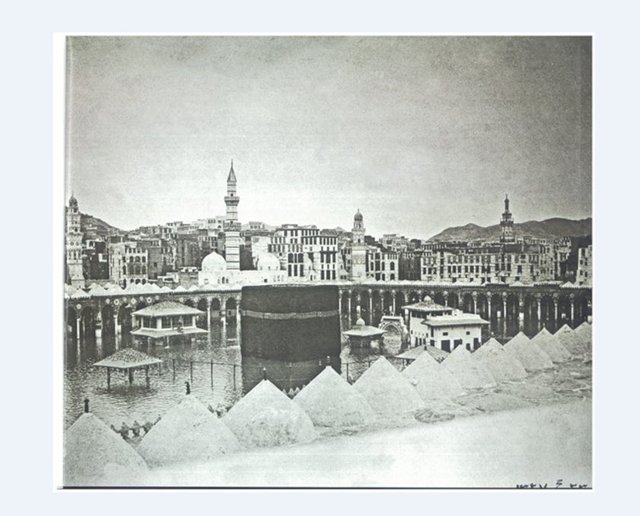 Sergilenen fotoğraflar Sultan II. Abdulhamid dönemi Yıldız albümlerinden ve I. Dünya Savaşı sırasında Medine Müdafii olarak tanınan Fahrettin Türkkan Paşa'nın koleksiyonundan seçildi.