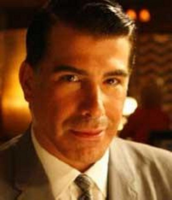 Moda tasarımcısı Kevin Aviance, 2006 yılında bir gay bardan çıkarken saldırıya uğramıştı.