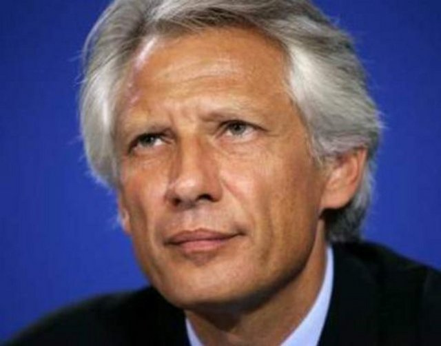 Dominique de Villepin Fransa İçişleri bakanı iken Jacques Chirac tarafından Fransa Başbakanlığına atandı. 31 Mayıs 2005 ile 15 Mayıs 2007 tarihleri arasında bu görevini sürdürdü.