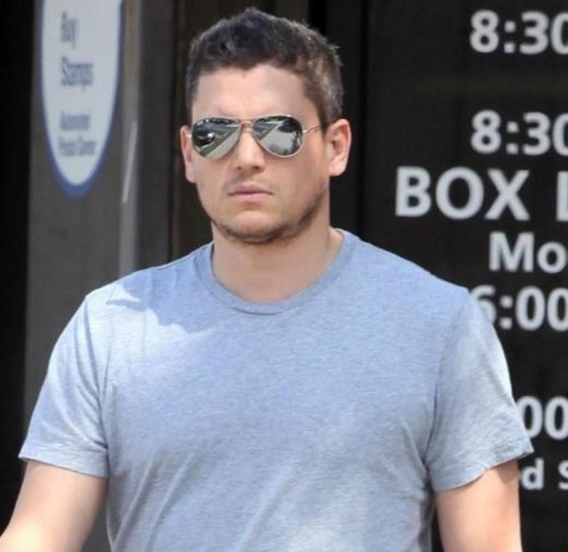 EŞCİNSELİM, RUSYA'YA GELEMEM - Bir zamanların ünlü dizisi Prison Break'te Michael Scofield rolüyle bilinen Wentworth Miller, Rusya'da bir festivale davet edilmesine tepkisini, gey olduğunu açıklayarak gösterdi. -