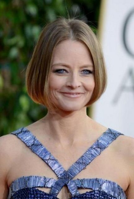 Gecede Cecil B. DeMille Yaşam Boyu Başarı Ödülü'nü almak üzere sahneye çıkan Foster "bir duyuru yapacağını söyleyerek "Ama biraz gerginim" dedi. -  -  -  -