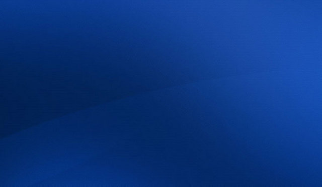 Lacivert giyen kişiler kendilerini çok daha karizmatik ve inandırıcı hissederler. Ayrıca bu yüzden dünyadaki firmaların bir çoğu logolarında lacivert rengi kullanır. İnsanların üzerinde başarılı ve güçlü imajı bırakır.