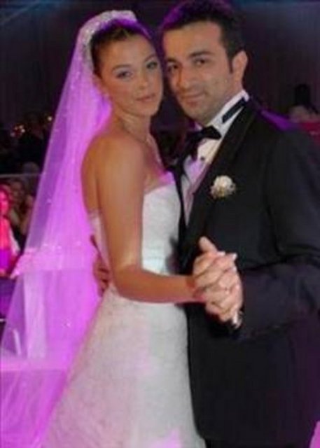 Ancak o da aşkı uğruna mesleğine veda etti.