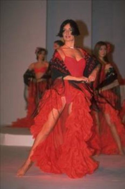 MERVE İLDENİZ - Merve İldeniz hem podyumda hem de ekranda aranılan yıldızlardan biriydi.