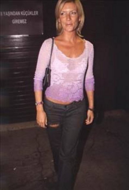 Ama mankenlikteki fiziğini hala koruyor.