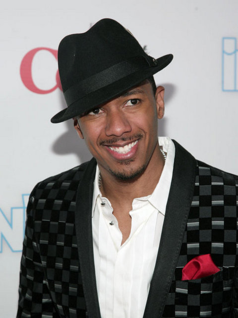Şarkıcı Mariah Carey'nin kocası Nick Cannon ise Miley Cyrus'un performansının ardından Twitter'a "Hatırlatın, çocuklarımın şov dünyasına girmesine engel olayım. Teşekkürler" twit'i attı.  -