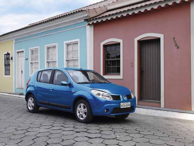 8-Renault Sandero/Logan - 6 aylık satış rakamı(2013):321,412