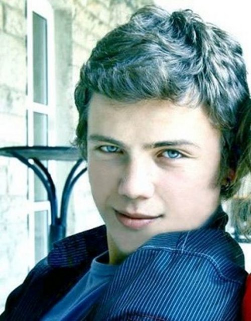 'Sen de Gitme'dizisinden tanıdığımız Tolga Sarıtaş Kanuni 'nin hasta oğlu Cihangir Sultan'ı canlandıracak...