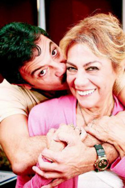 Kerem Alışık ve annesi Çolpan İlhan