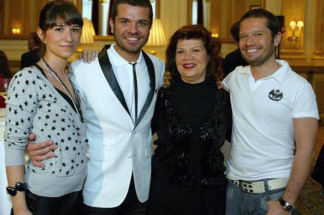 Ozan-Kenan Doğulu ve anneleri Birsen Doğulu