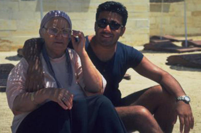  Emrah İpek ve annesi Ayten İpek