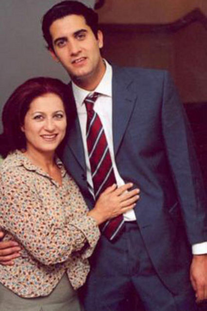  Mehmet Ali Alabora ve annesi Betül Arım