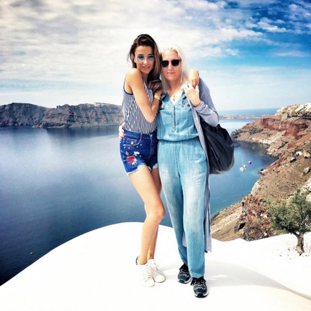 Özge Ulusoy ve annesi