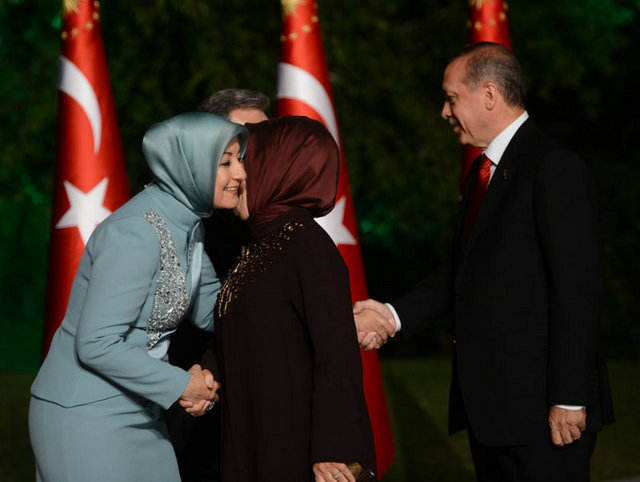 Başbakan Recep Tayyip Erdoğan da eşi Emine Erdoğan ile birlikte resepsiyona geldi.