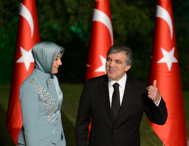 Resepsiyona CHP Genel Başkanı Kemal Kılıçdaroğlu, MHP Genel Başkanı Devlet Bahçeli ile BDP Eşbaşkanı Selahattin Demirtaş ile Gültan Kışanak katılmadı.