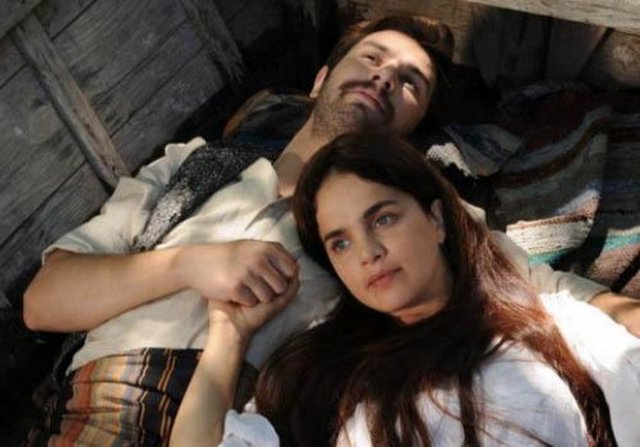 Tuğçe Kazaz mankenlikten sonra oyunculuğa da ısındı.  -  -  -