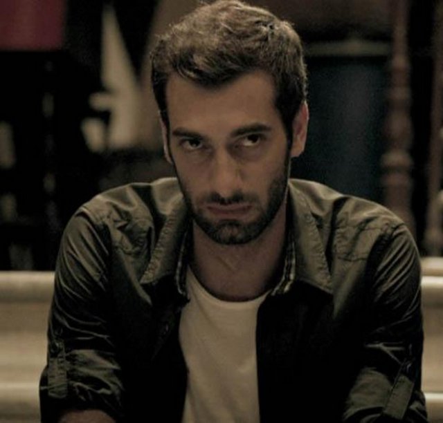 Kaleli, İstanbul doğumlu.  -  -  -  -