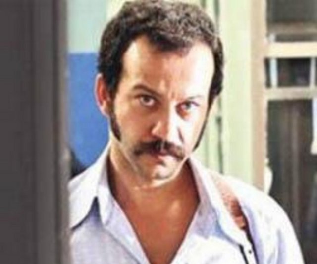 Son olarak Karadayı'da oynayan Rıza Kocaoğlu, gösteri dünyasının pek çok ünlüsünün geldiği bir kentten.  -