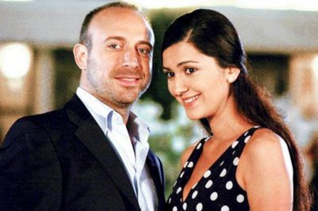 Ergenç'in eşi Bergüzar Korel de İstanbul doğumlu.